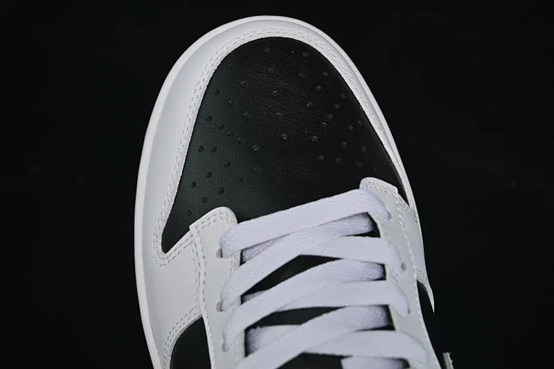All Categories Nk SB Dunk Series Nk SB Dunk Low Low-top sneakers Nike SB Dunk Low White, black and gray color Low-top casual sneakers IB4620-141